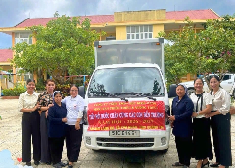 TIỆM YẾN VÌ NGƯỜI NGHÈO  | GỬI YÊU THƯƠNG, TRAO HY VỌNG, ĐỒNG HÀNH CÙNG TRẺ EM NGHÈO VƯỢT KHÓ 